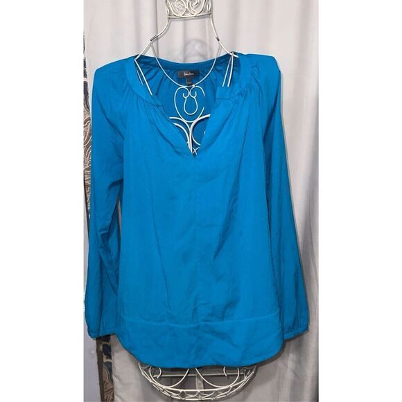 Beautiful blue  NEIMAN MARCUS V-Neck Long Sleeve Blouse Size large GOOD CONDITIO - Picture 1 of 8
